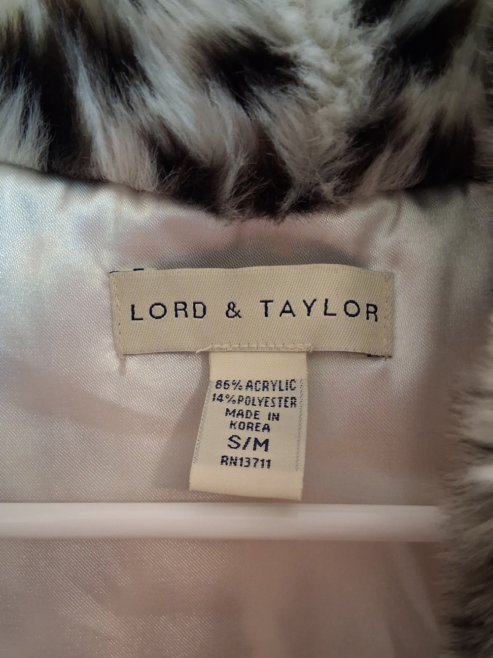 Lord & Taylor Womens' Faux Fur Leopard Print Vest - White & Black Size Small - Picture 4 of 5
